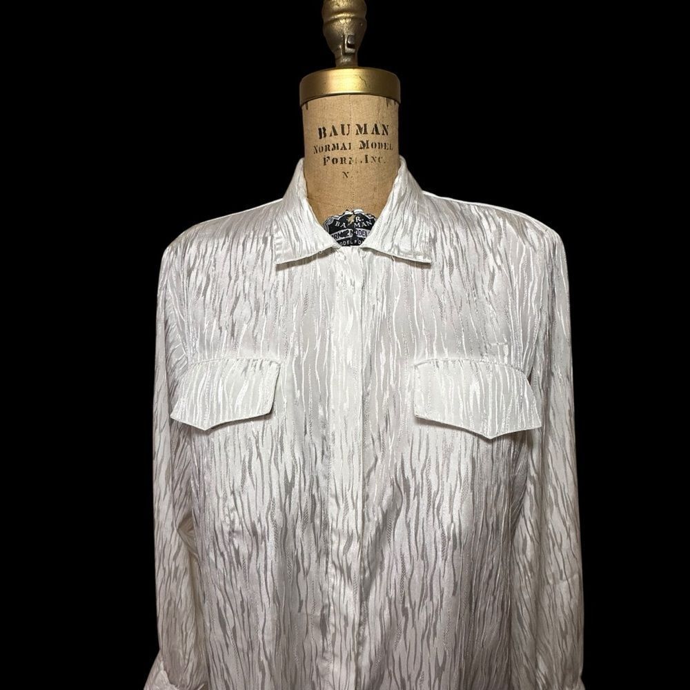Vintage 90s Adolfo Collectibles White Self pattern Long sleeve Blouse size 9/10